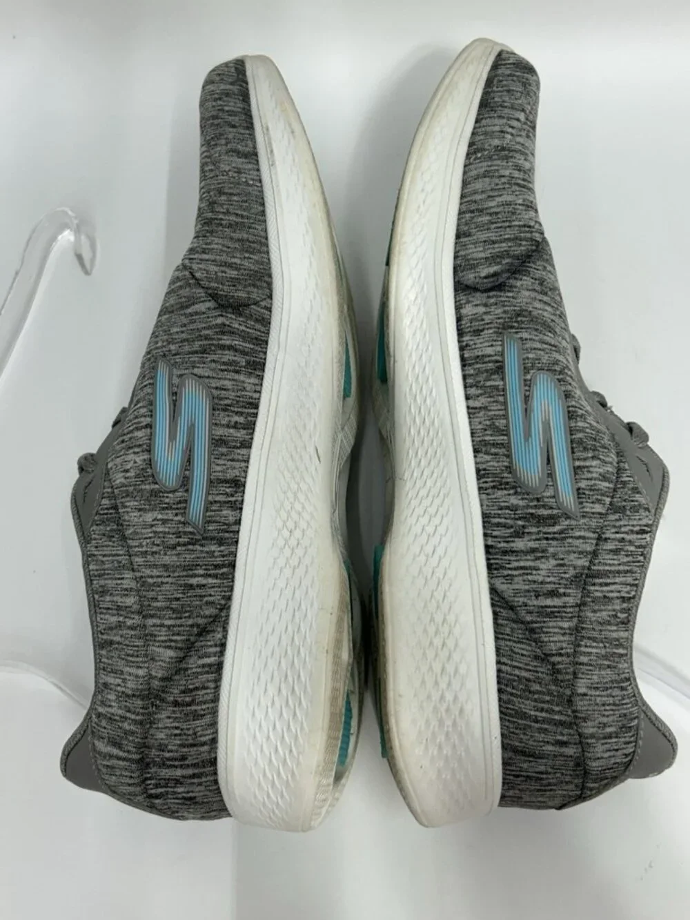 Skechers Womens Go Walk 4 Serenity Shoes Sz  10 Gray White 14173 Low Top Lace Up